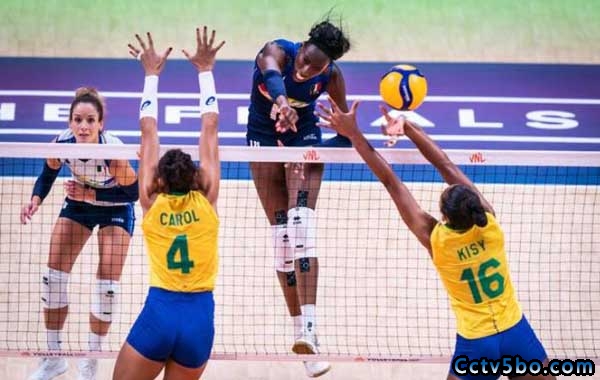 女排世联赛意大利横扫巴西首夺冠 塞尔维亚季军